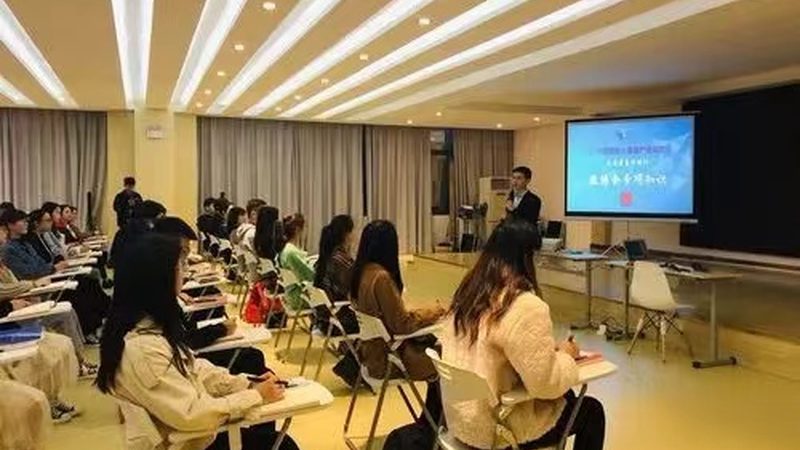 成都教师资格证培训网课，价格背后的价值考量