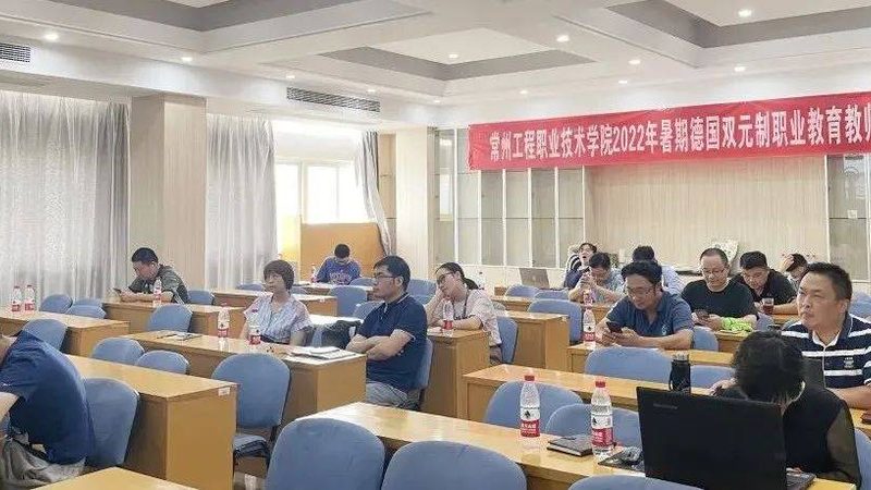 上海叉车证考试费用揭秘：费用构成与选择指南